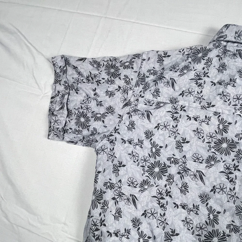 Banana Republic Mens Small Gray Floral Short Sleeve Button-Up Shirt Cotton Blend